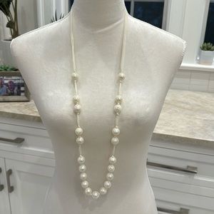 Faux pearl & ivory mesh necklace